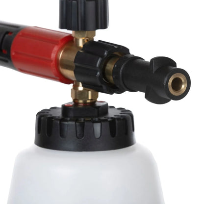 Close-up van Foam Cannon Pro spuitmond met messing en kunststof onderdelen, perfect voor dik schuim tijdens het autowassen.
