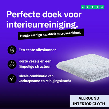 A RUSH Allround Interior Cloth microvezeldoek voor auto interieur reinigen ligt op een paarse achtergrond met Nederlandse tekst over zijn kwaliteiten.