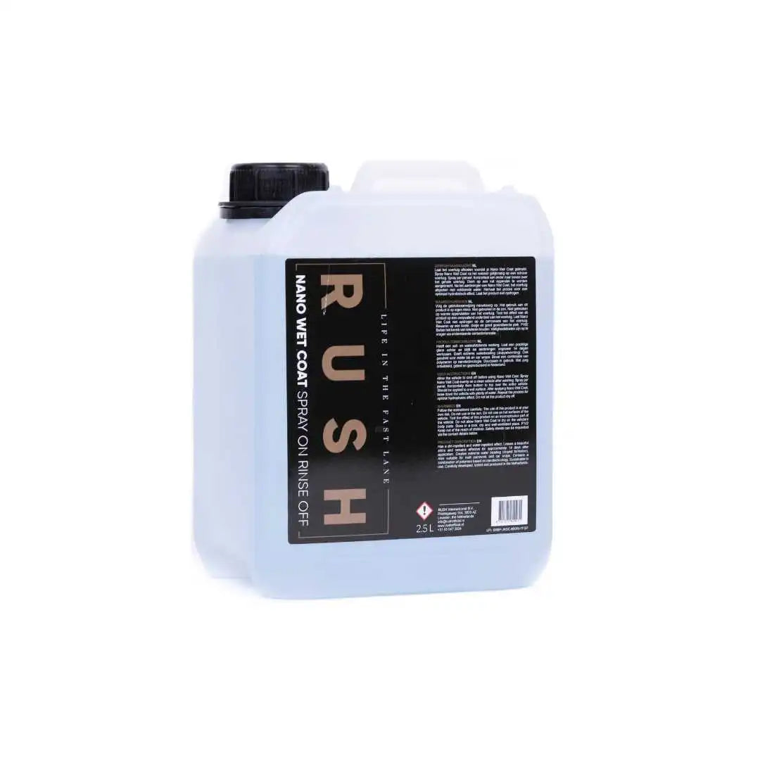 A 2.5-liter plastic container with a black cap and a label reading "Nano Wet Coat 2,5 liter" is placed against a white background.