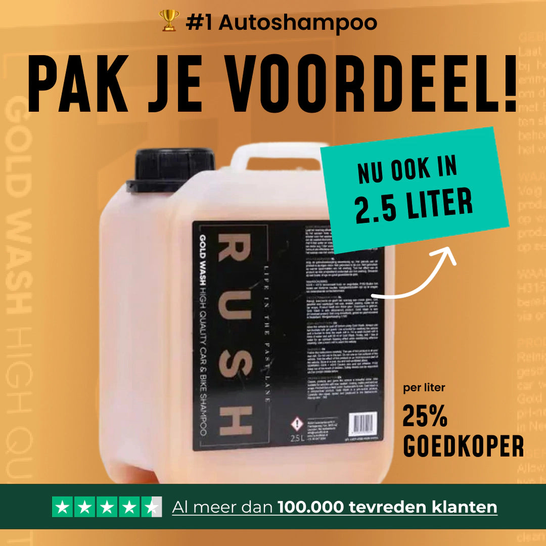 Een grote container RUSH Gold Wash autoshamoo met tekst die een formaat van 2,5 liter en een 25 lagere prijs per liter promoot.