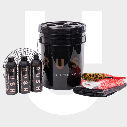 Zwart RUSH Wasbox-pakket: autowasset bevat flessen, emmer, handschoen, handdoeken, gritbeschermer  borstel - perfect voor autowassen thuis.